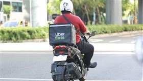 Uber Eats外送員。（圖／記者林士傑攝影）