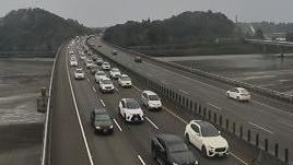 國道變換車道沒打滿挨罰　她竟這樣辯