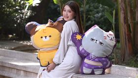 夏日祭典主題大軟Q抱枕。（圖／品牌提供）