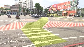 大寮路口標線看攏嘸　車主：考驗臨場反應