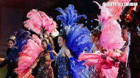 ▲楊繡惠經典還原搞笑賣藥橋段（圖／超級夜總會提供）