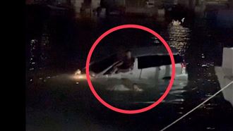 新／南寮漁港轎車墜海　2非法移工逃逸