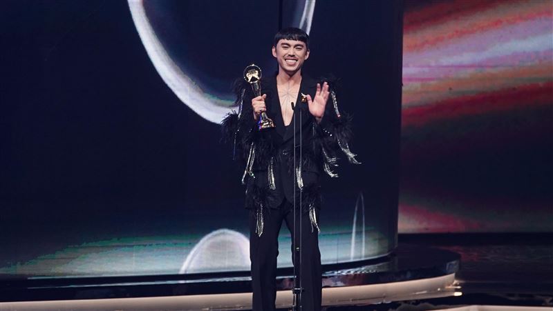 3度確診奪金曲歌王！Hush不忘紅毯第一辣