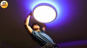 ▲水電技術長年人才培育不足，導致不少民眾有感師傅難請，蘇玄贊是少數新一輩的水電師傅，肯吃苦的他，為自己創造200萬元年收入，也鼓勵後輩投入。（圖／CTWANT）