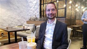 霸氣挺台加拿大議員「拼字哥」古柏將訪台（1）加拿大議員 「拼字哥」古柏（Michael Cooper）上個月在國會提出「加台關係架構法」，本星期將與其他7名跨黨派聯邦議員抵達台灣，表達對台灣的支持。中央社記者程愛芬溫哥華攝  112年7月2日