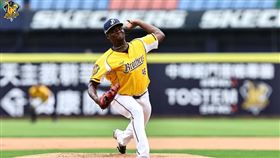 中信兄弟先發投手德保拉此役主投7局無失分，還飆出10K，可惜最終無緣勝投。（圖／中信兄弟提供）