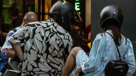 騎機車（示意圖／翻攝自Pexels）