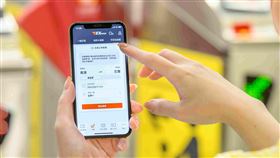 即日起民眾可透過高鐵APP購買自由座車票。（圖／高鐵提供）