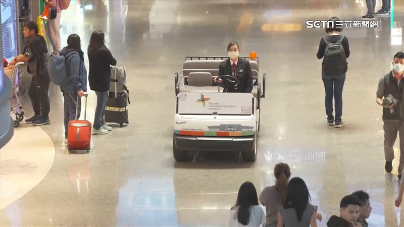 樂齡友善！桃機規劃電走道、服務車等設施
