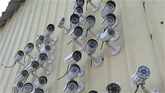 超狂鐵皮屋裝「62支監視器」　原因曝光！