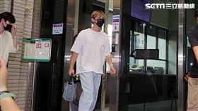  ▲炎亞綸50萬元交保後接受媒體訪問。（圖／記者楊佩琪攝）