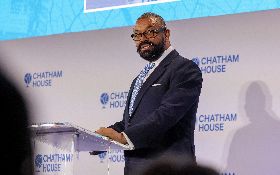 海外港人遭通緝  英外相：絕不容忍中