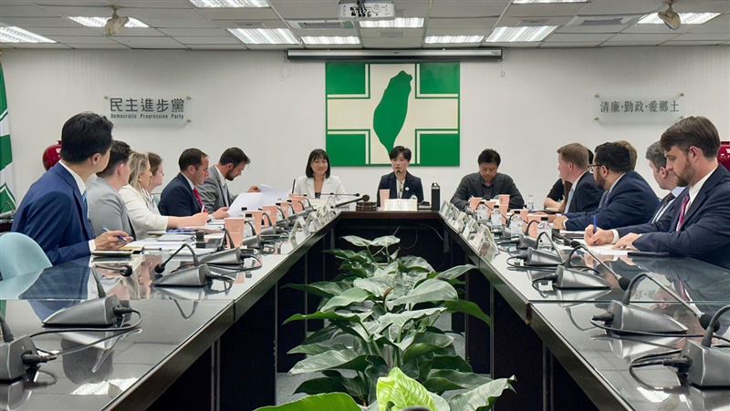 美國會拜會　綠：侯接受九二共識違背民意