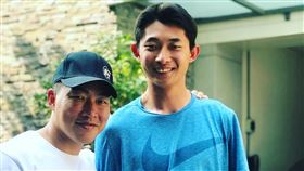 林振瑋加盟紅雀隊，成為隊史第一位台灣選手，舅舅郭泓志也開心發文。（圖／翻攝自郭泓志FB）