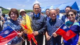 游錫(方方土)率團訪與那國島立法院長游錫(方方土)（前左2）4日率領近百名成員從宜蘭縣蘇澳鎮搭船出發，前往距離只有111公里的日本與那國島，並於日本當地時間中午12時順利抵達。游錫(方方土)說，期盼此行能促進台日觀光，並且深化兩國邦誼。（立法院提供）中央社記者王揚宇傳真  112年7月4日