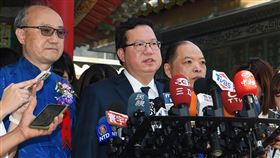 行政院副日院長鄭文燦今(５)日上午出席指南宮孚佑帝君成道1143周年三獻大典。（圖／行政院提供)