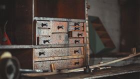 木櫃,櫃子,抽屜,木箱,古董（示意圖／翻攝自PIXABAY