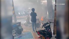 人行道傳爆炸聲！電動機車「突成火球」　燒到剩骨架（圖／資料照）