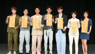 雙男神爆同居　吐「床戲」互動竟壓壞床