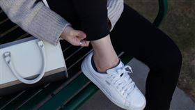 鞋帶,鞋子,褲管,正妹,Pixabay