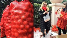 ▲李玟幫老人賣橘子。（圖／翻攝自李玟微博）