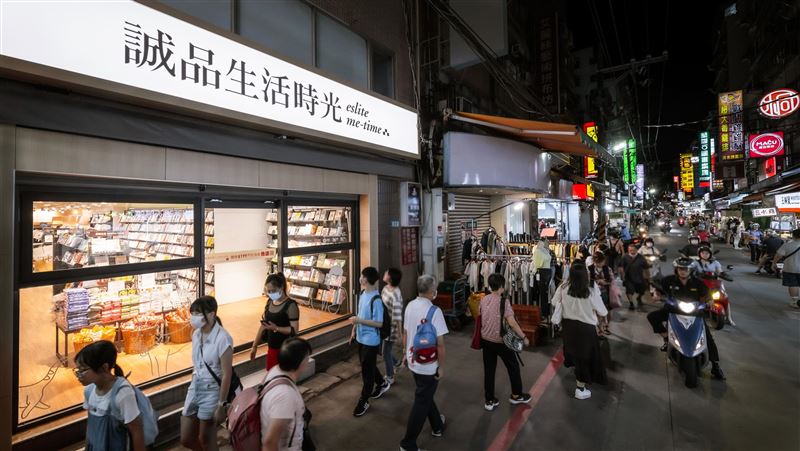 首家「夜市裡的誠品」　社區店進駐淡水了