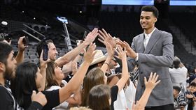 ▲歌手「小甜甜」布蘭妮（Britney Spears）指控溫班亞馬（Victor Wembanyama）的保鑣打人。（圖／美聯社／達志影像）