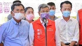 陳建仁赴嘉義視察「豬瘟拔針及百億基金畜牧升級輔導成果」（圖／行政院提供）