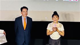 北市衛生局與台癌找藝人王彩樺（右）、佩甄出演拍攝「哎唷早知道 就愛543」微電影。（圖／記者簡浩正攝影）