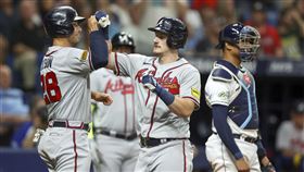 ▲勇士全場僅2安，但墨菲（中）一發2分砲足以贏球。（圖／美聯社／達志影像）