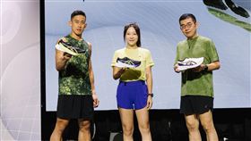 三鐵好手張團畯、文策院院長李明哲、徐裴翊藉由跑鞋故事分享歡慶GEL-KAYANO系列30週年。（圖／亞瑟士提供）