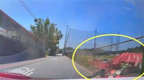 保時捷,大魯閣,卡丁車,護欄（圖／翻攝自記者爆料網）