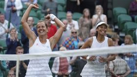 ▲謝淑薇、史翠可娃（Barbora Strycova）直落2在溫網女雙手戰取勝。（資料圖／美聯社／達志影像）