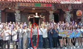 民進黨嘉義縣議員黃嫈珺同框侯友宜