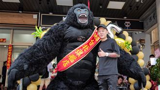 昔詐騙遭陳沂嗆！鳳梨首揭真相曝阿嬤近況