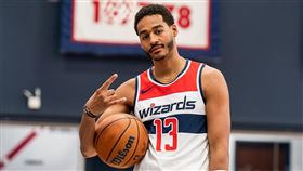 ▲波爾（Jordan Poole）轉戰巫師改穿13號，宣傳照曝光，（圖／翻攝自巫師推特）