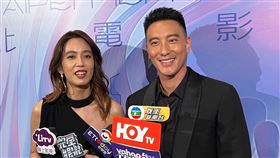 王陽明（右）和陳婷妮擔任頒獎人，開場前受訪。（圖／記者陳穎攝）