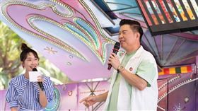 曾拌麵鐵粉的巴鈺（左）義不容辭相挺曾國城接下主持工作。（圖／PaMi曾拌麵提供）