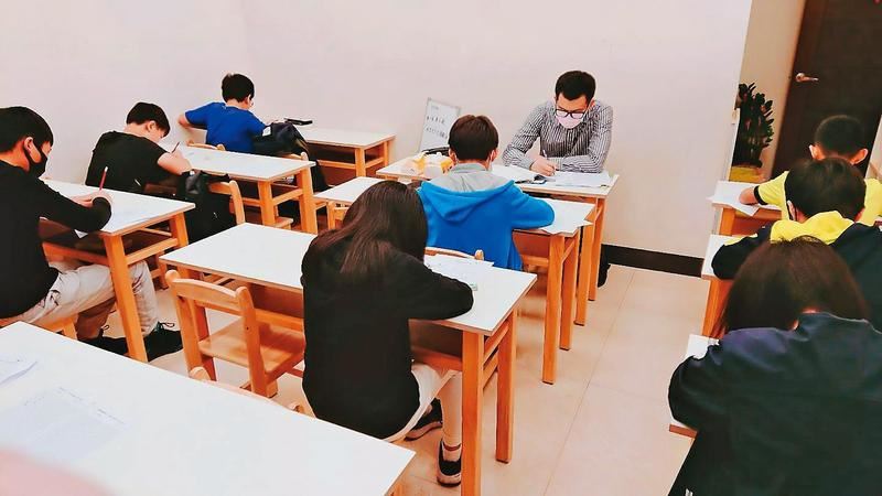 徐薇分校要兼職師代墊薪水　她奇葩理由曝