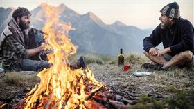 《回不去的那座山》闡述男人之間無法談論的友情。（圖／海鵬影業提供）