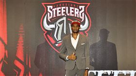 ▲PLG2023年選秀會，高雄17直播鋼鐵人第4順位選擇丹尼爾。（圖／記者劉彥池攝影）