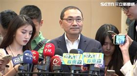 侯友宜出席市政會議受訪