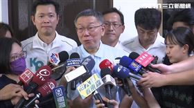 ▲柯文哲參訪匯永實業股份有限公司後受訪