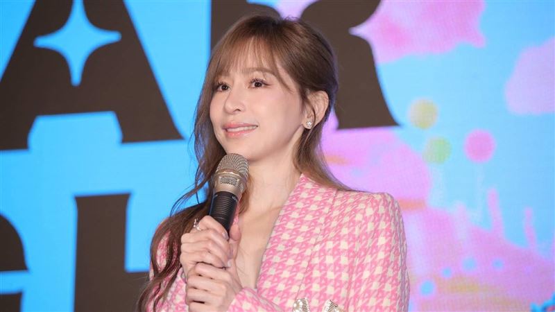 王心凌突升格「當媽」公開親生孩子