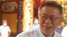 柯文哲訪高雄義民廟（2）台灣民眾黨總統參選人柯文哲（圖）12日下午參訪高雄市褒忠義民廟，爭取民眾支持。中央社記者董俊志攝  112年7月12日