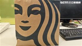 星巴克今（13）天發出新聞稿表示，呼應永續願景，將於8月1日起，全門市將停止提供免費購物紙袋。