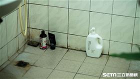 浴廁水黴(記者陳弋攝影)