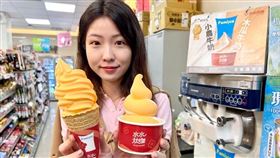 限時三天，凡使用全盈+PAY支付，可享Fami!ce全家霜淇淋買一送一超值優惠。（圖／超商業者提供）