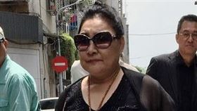 陳盈潔前往弔唁賀一航。（圖／記者蕭翰弦攝影）