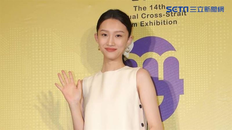 謀女郎遭易烊千璽賞巴掌　帶手枷全身傷